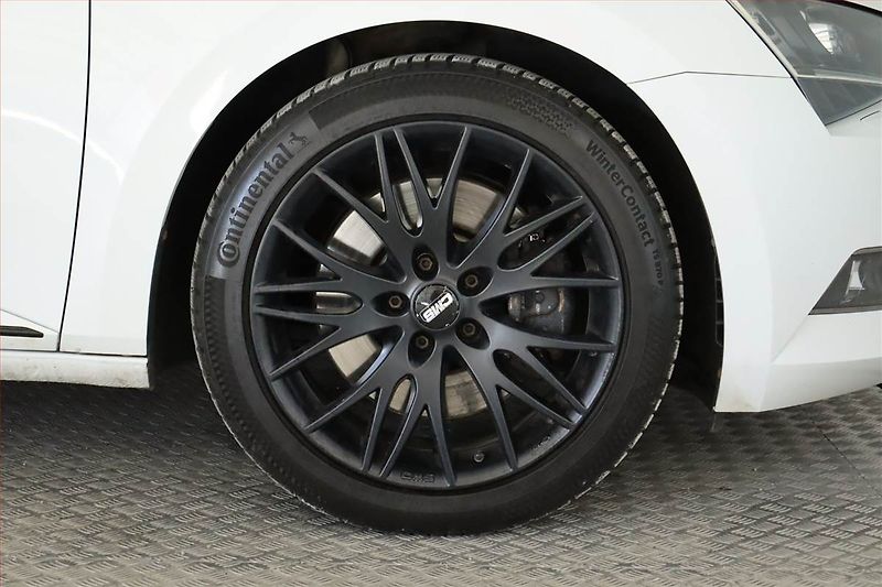 Škoda Superb (2017) 2.0 TSI, 4X4, Automat, Kůže - fotka 15 z 32