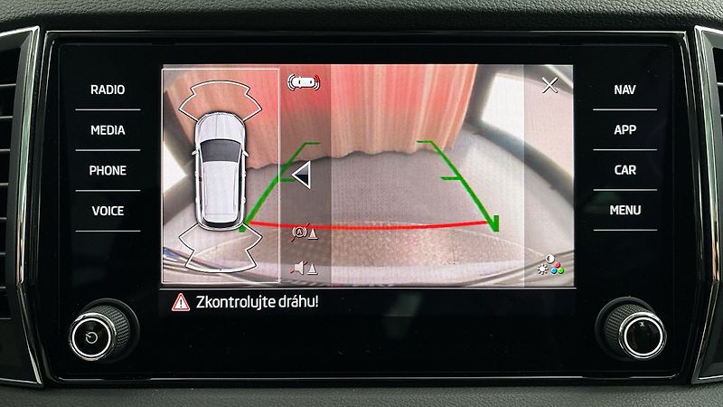 Škoda Karoq 2.0 TDI DSG 4x4 Style Exclusiv - fotka 12 z 29