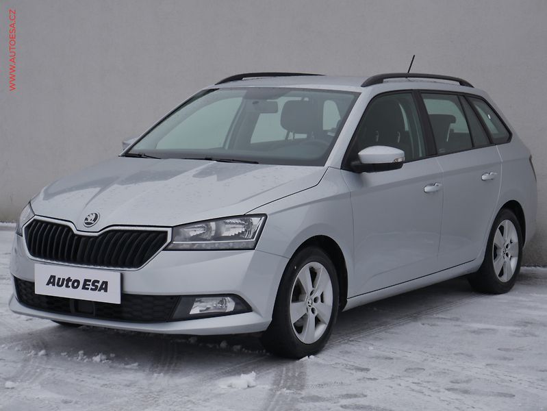 Škoda Fabia (2021) 1.0 TSi, 2.maj,ČR, Ambition - fotka 3 z 23