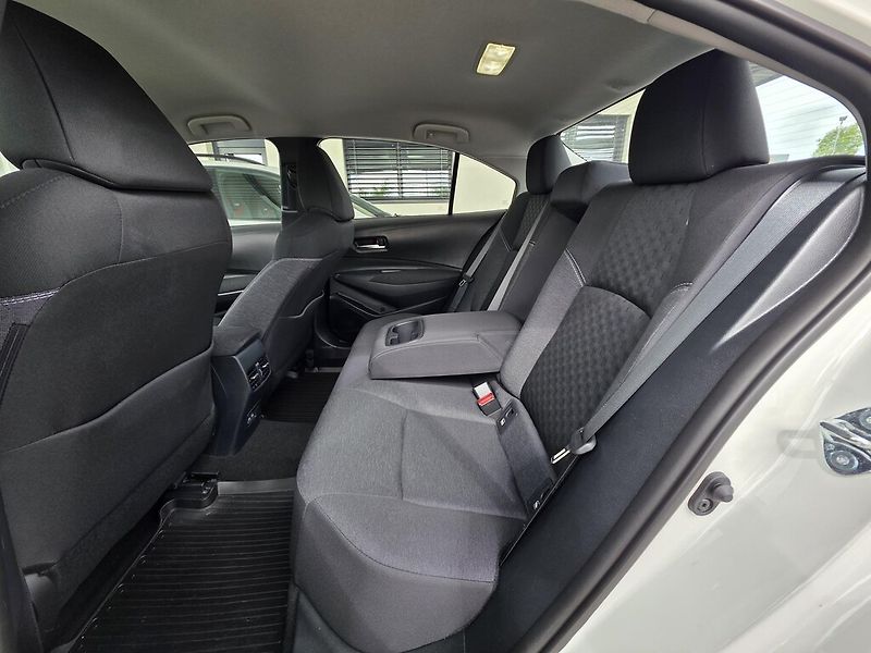 Toyota Corolla 1,5i / 92 kW Comfort Tech - fotka 19 z 25