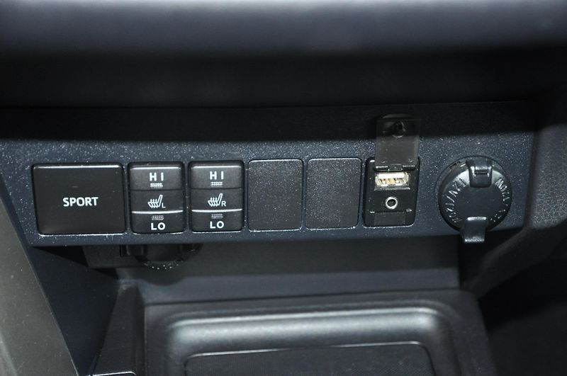 Toyota RAV4 2.0D-4D 91kW 4x4  - fotka 12 z 13