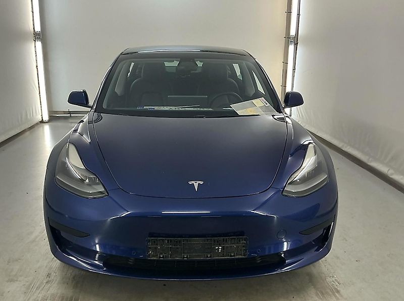 Tesla Model 3 (2021) Standard Range Plus LFP - fotka 2 z 7