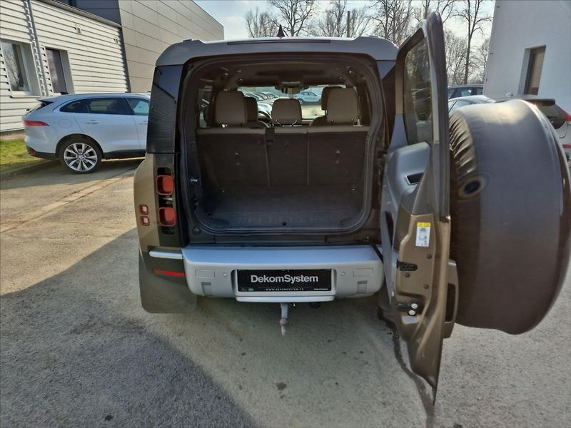 Land Rover Defender 3,0 110 3,0 D200 SE - fotka 11 z 18