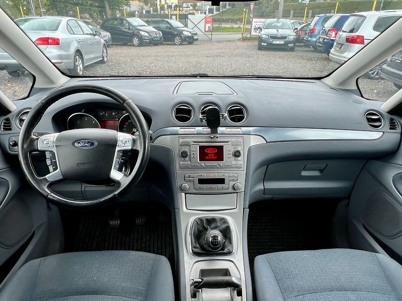 Ford Galaxy 2.0 TDCi 96 kW 7 míst - fotka 11 z 18