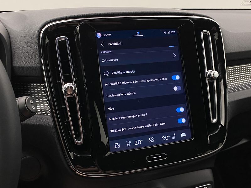 Volvo XC40 PURE ELECTRIC RECHARGE PLUS - fotka 44 z 51