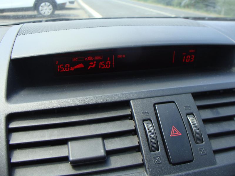 Mazda 6 2.5 i, 125 kW, klima - fotka 13 z 24