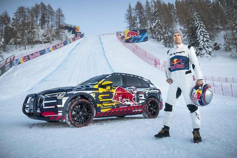 Prototyp Audi e-tron na sjezdovce