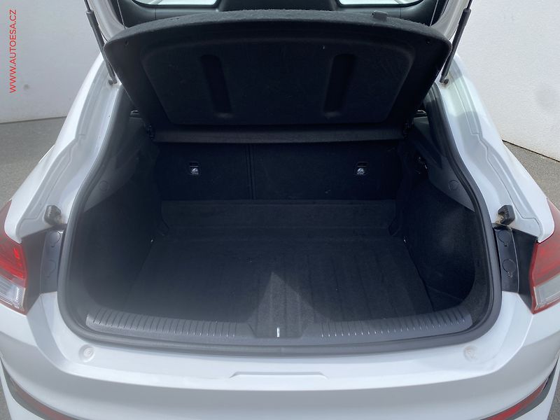 Hyundai i30 (2018) 1.4 T-GDi Fastback, ČR - fotka 7 z 15