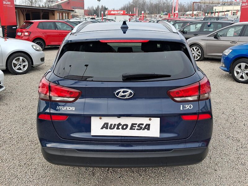 Hyundai i30 (2020) 1.6CRDi, ČR, LED, navi - fotka 5 z 23