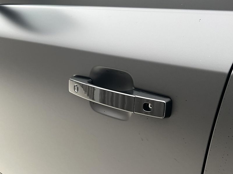 Land Rover Defender 110 D350 X-DYNAMIC HSE 1. maj. - fotka 15 z 50