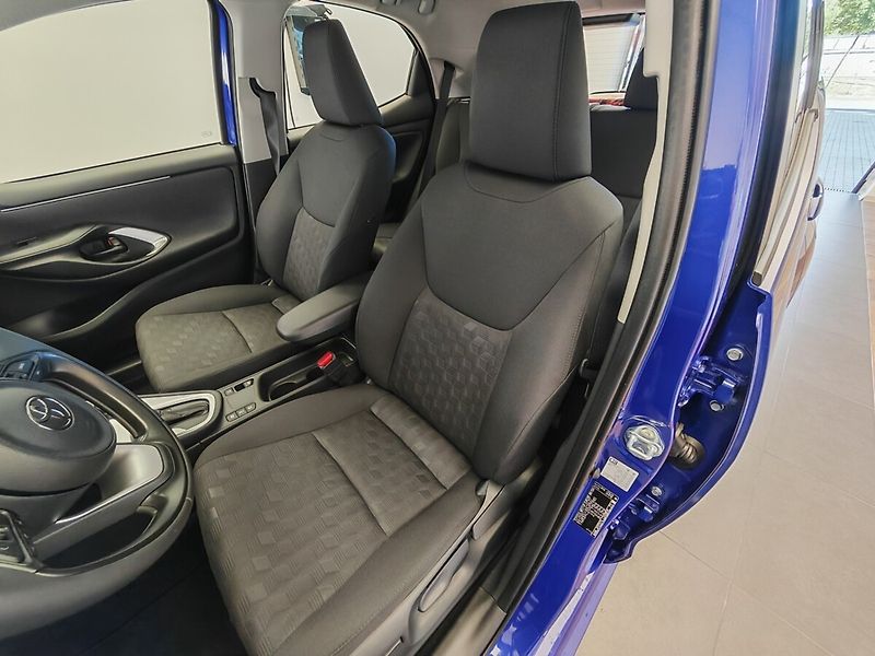 Toyota Yaris 1.5 Hybrid Comfort - fotka 11 z 29