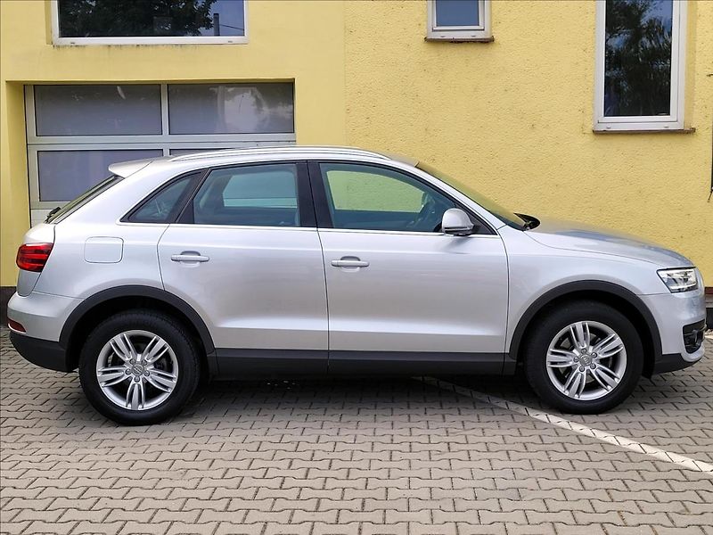 Audi Q3 2,0 TFSi Quattro SERV.KNÍŽKA - fotka 9 z 47
