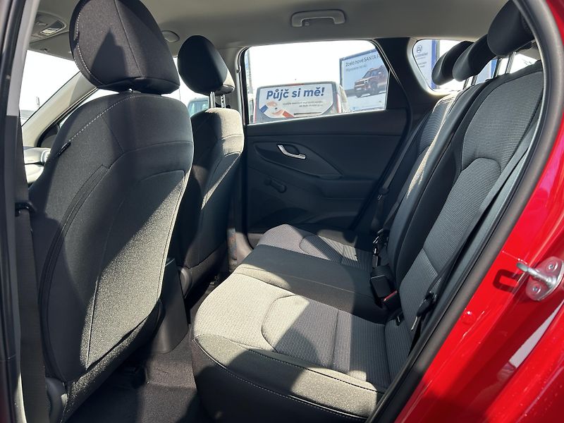 Hyundai i30 WG FL 1,5 T-GDI MT COMFORT 16 - fotka 8 z 28