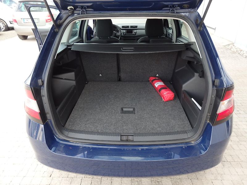 Škoda Fabia 1.2 TSI KLIMATIZACE, 6x AIRBAG - fotka 9 z 16