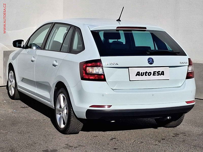 Škoda Rapid (2018) 1.0 TSi, AC, výhřev sed - fotka 6 z 17