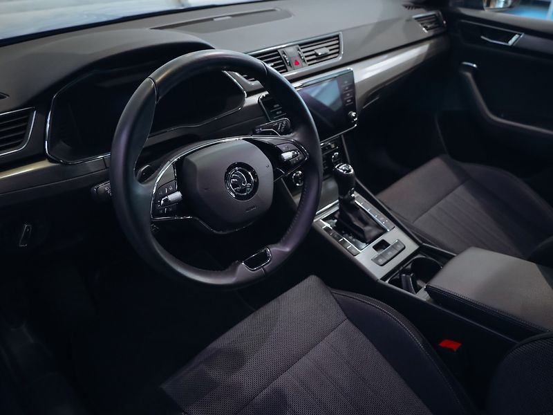 Škoda Superb 2.0 TDI 147kW Style DSG - fotka 7 z 24