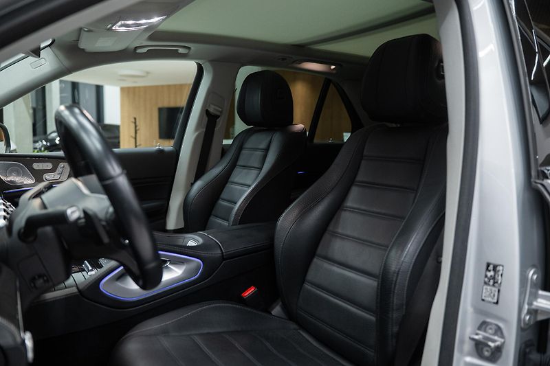 Mercedes-Benz GLE (2020) 350D 4x4 AMG PREMIUM AIRMATIC - fotka 22 z 48