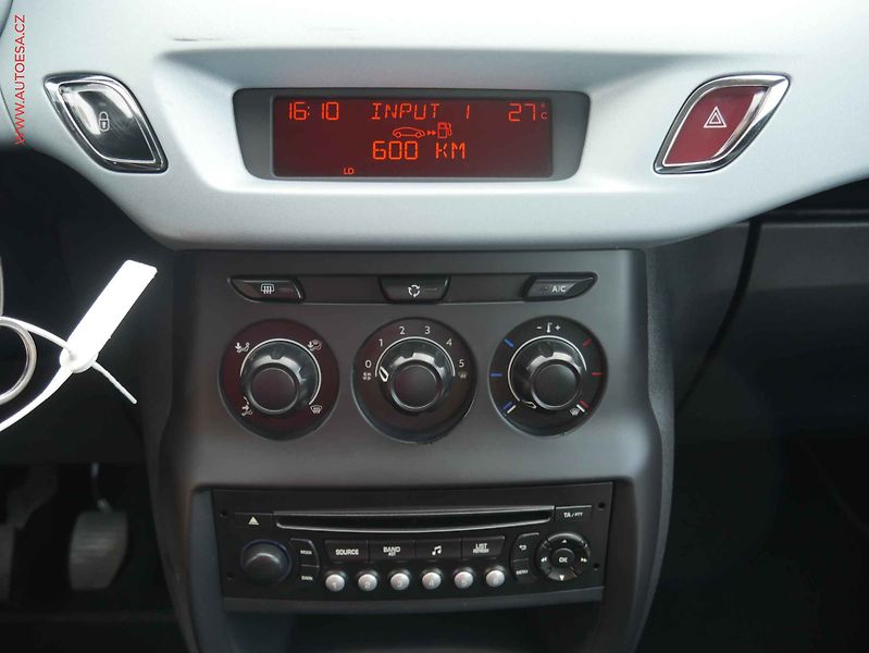 Citroën C3 (2014) 1.2 VTi, ČR, AC, STK7/28 - fotka 11 z 12