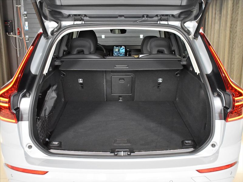Volvo XC60 2,0 B5 AWD PLUS BLIS,Bezklíč - fotka 10 z 23