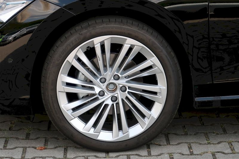 Škoda Superb (2024) Combi L&K 2,0 TDi/110  kW DSG - fotka 33 z 33
