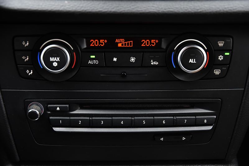 BMW X1 xDrive20d,KŮŽE,NAVI,TEMP,KLIMA - fotka 27 z 50
