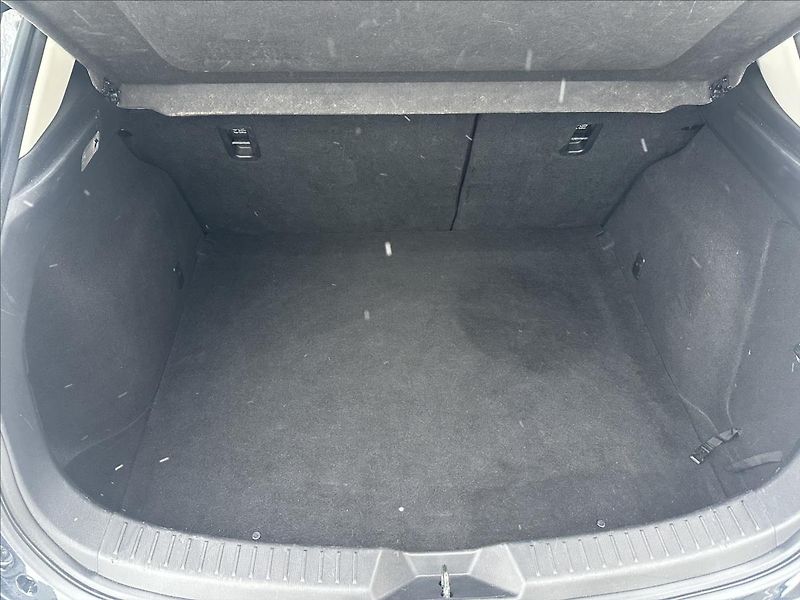 Mazda 3 2,0 G120 1.majitel - fotka 5 z 23