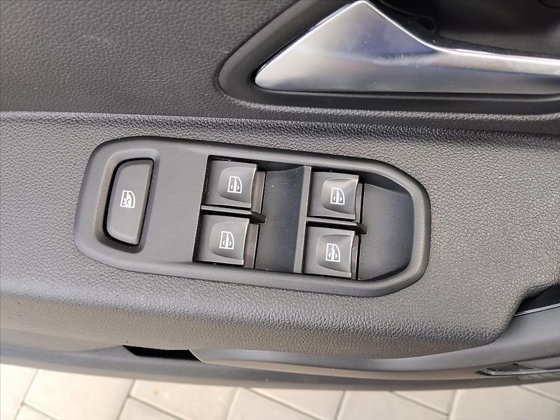 Dacia Duster 1,0   1.0TCe 74kW LPG - fotka 11 z 25