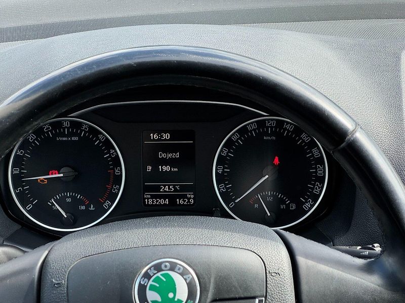 Škoda Octavia (2011) Elegance 2.0 TDI 4x4 103kW - fotka 17 z 36