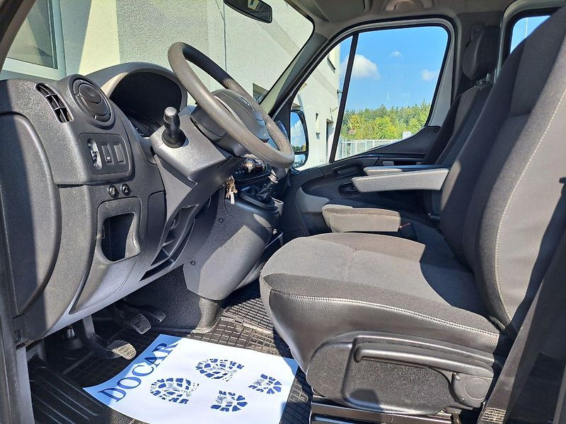 Renault Master (2018) 2.3 DCI 120kW, 6 míst, ZÁRUKA  - fotka 23 z 37