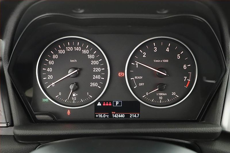BMW Řada 2 (2016) 218i Gran Tourer, Automat - fotka 8 z 13