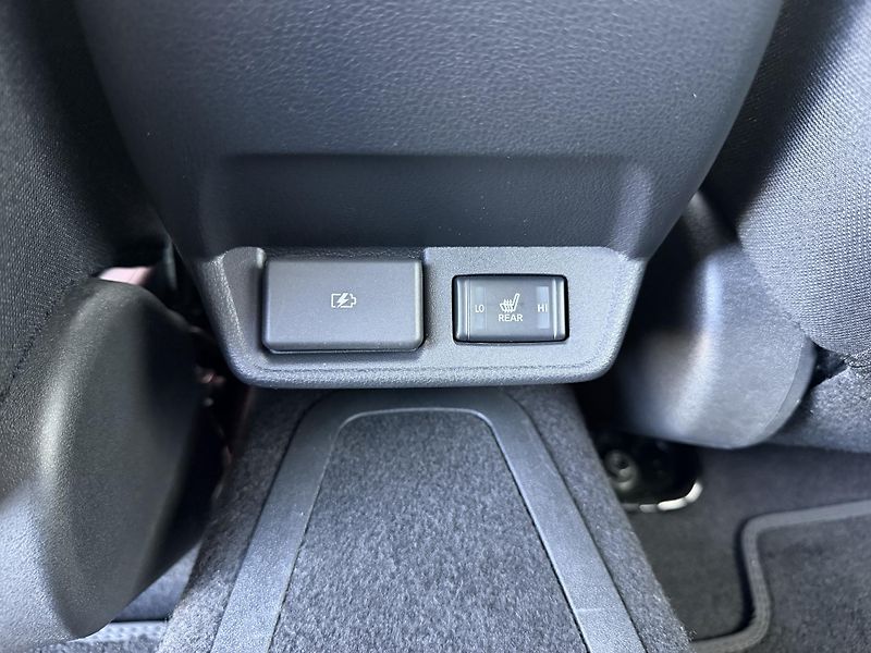 Nissan Leaf 110kW Tepelko 15'000km 1.Maj - fotka 22 z 29