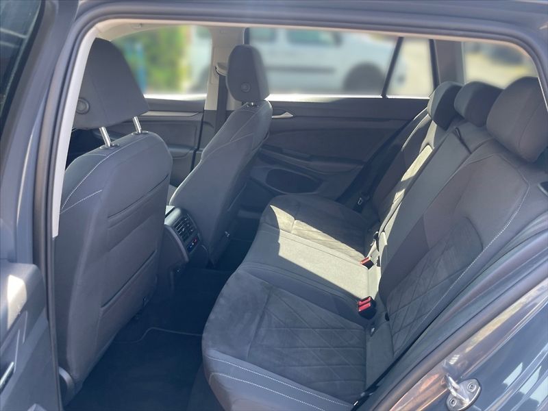 Volkswagen Golf 2,0 TDI 110 Style AT - fotka 8 z 11