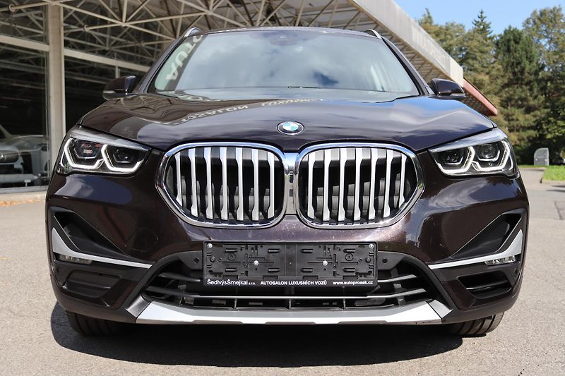 BMW X1 XDRIVE 25i F48 170kW - fotka 3 z 50