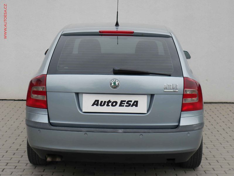 Škoda Octavia (2006) 2.0TDi, AC, park.čidla - fotka 5 z 14