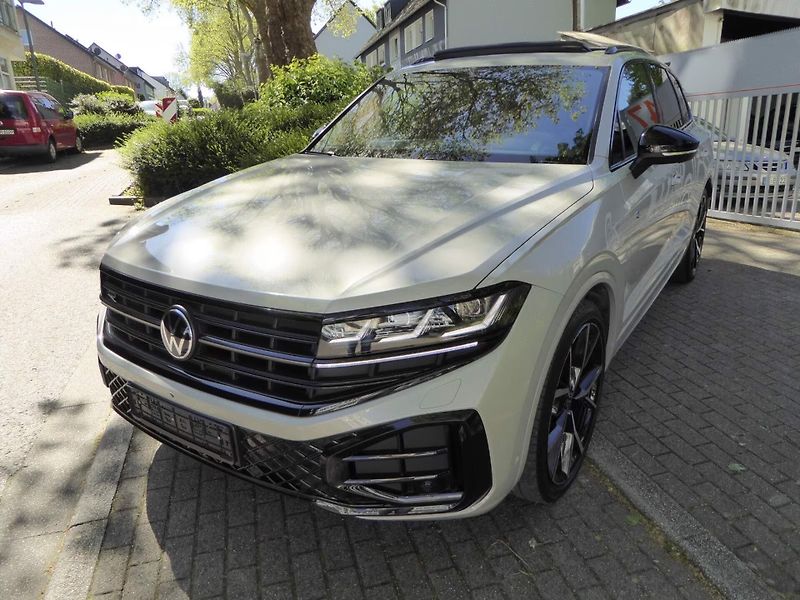 Volkswagen Touareg TDI R-Line PSP Pano HuD 360 Ta - fotka 1 z 9