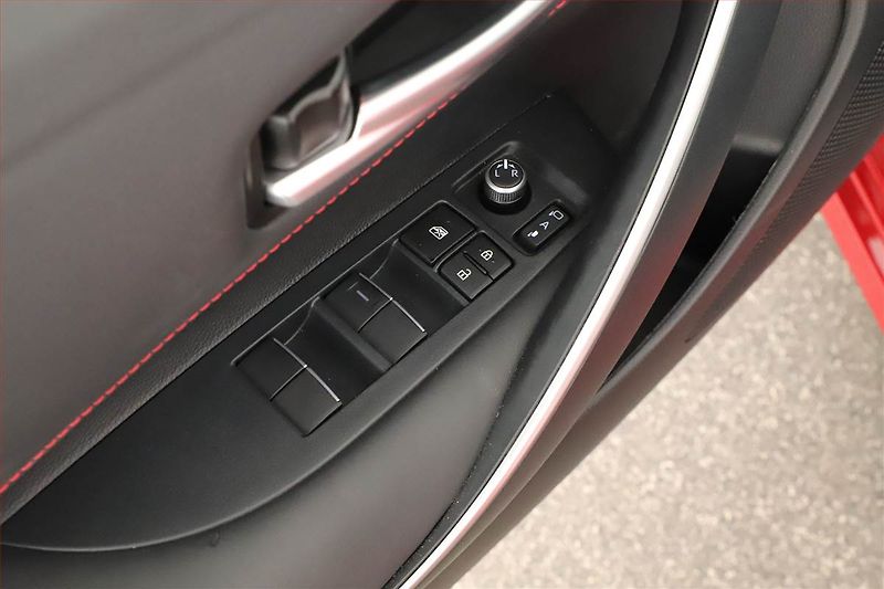 Toyota Corolla (2025) 1.8 Hybrid - fotka 18 z 18