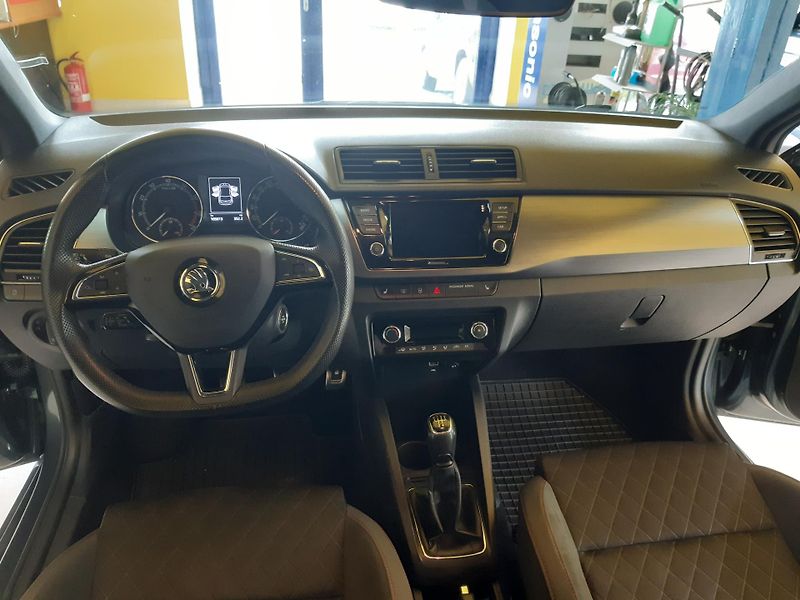Škoda Fabia 1.0 i LED KAMERA zadáno !!! - fotka 9 z 26