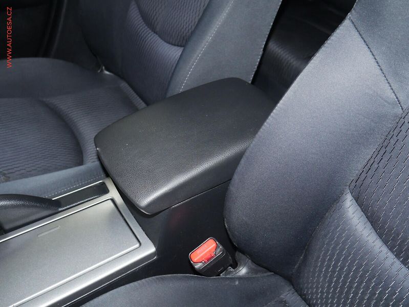 Mazda 6 (2011) 2.2 MZR-CD, Xenon, výhřev sed - fotka 12 z 19