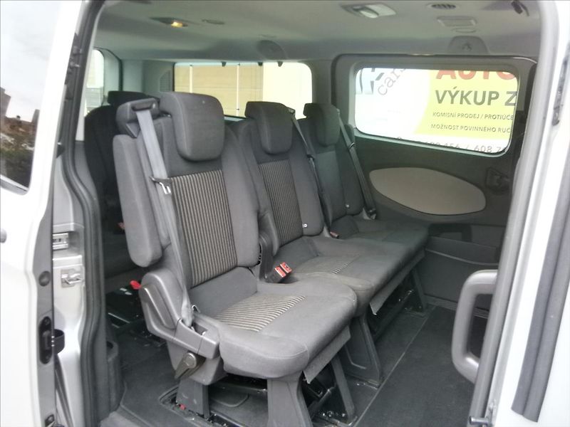 Ford Tourneo Custom 2,2 TDCI - fotka 14 z 26