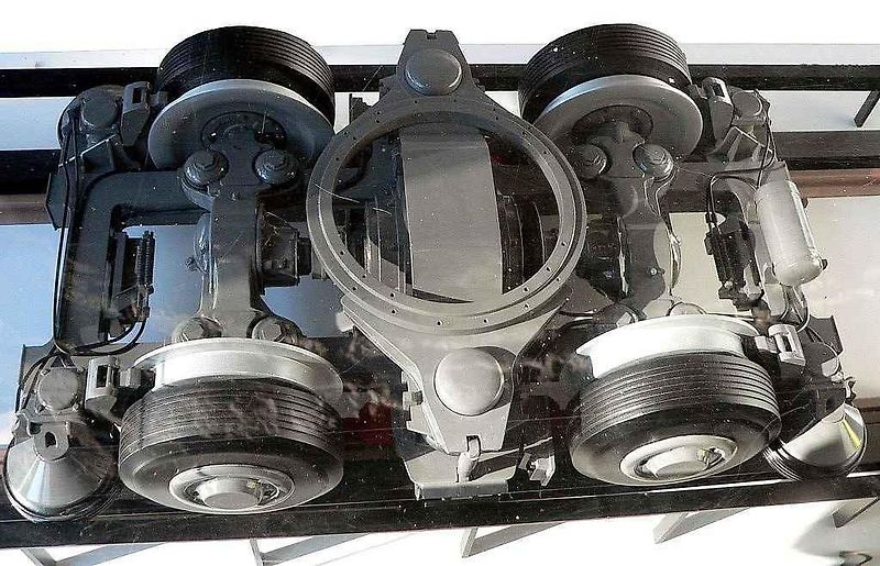 Na první pohled jasné barevné odlišení různých typů pneu pro F1 značně usnadňuje komunikaci mezi mechaniky a urychluje výběr toho správného typu.