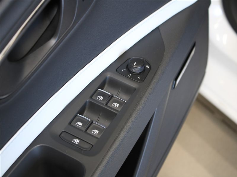 Seat Leon 2,0 Cupra 290 DSG ST Pano.DCC - fotka 19 z 30