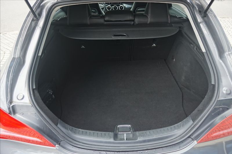 Mercedes-Benz CLA 1,6 180 SB ČR 1. maj - fotka 11 z 14