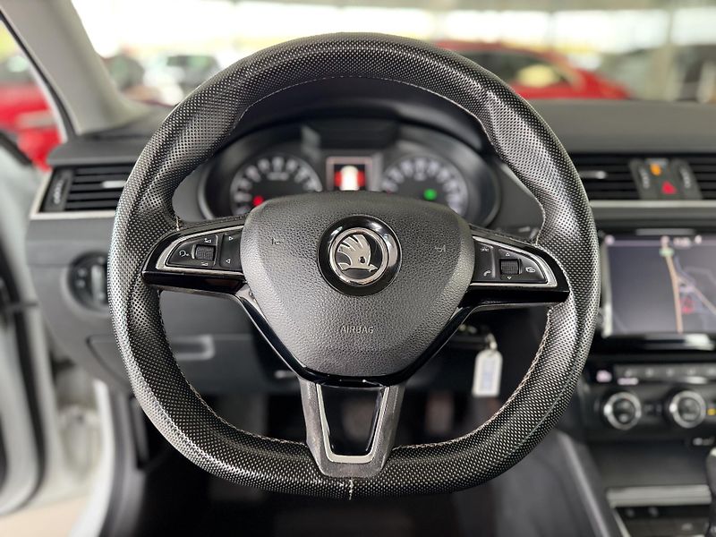 Škoda Octavia 2,0TDI DSG*Navi*Xenon*Kamera - fotka 10 z 36