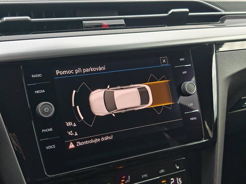Volkswagen Arteon R-Line 6G 1,5TSI - fotka 15 z 22