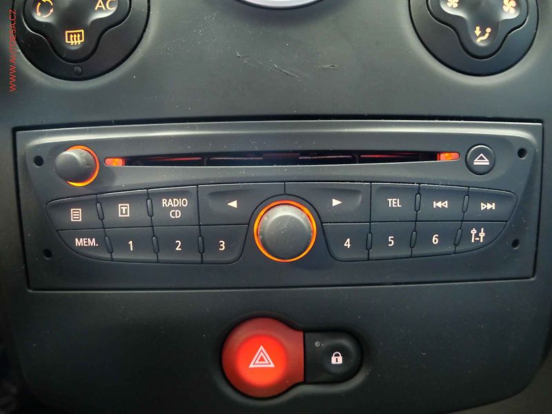 Renault Clio (2010) 1.2 TCe, AC, tempo - fotka 17 z 18