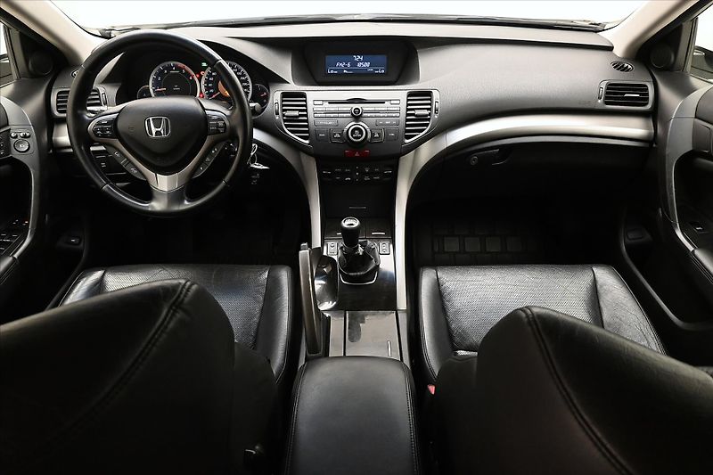 Honda Accord 2,2 i-DTEC 110kW Manuál - fotka 15 z 30