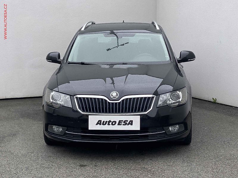 Škoda Superb (2014) 2.0 TDI, Navi, bixen - fotka 2 z 19