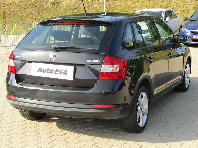 Škoda Rapid (2015) 1.6TDi, AC, temp - fotka 4 z 16