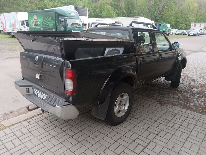 Nissan Navara (2003) 2,5 tdi 4x4 Doublecab - fotka 4 z 16
