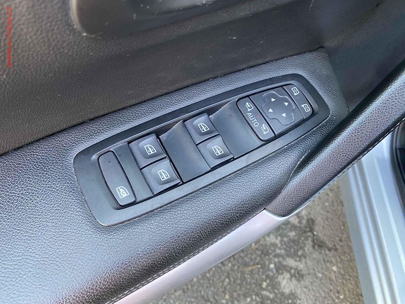 Renault Kadjar (2022) 1.3 TCe, Techno, AT, LED - fotka 9 z 16